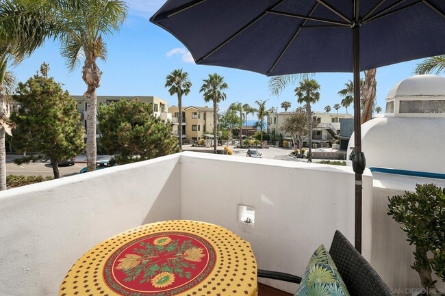 Building Photo - 5437 La Jolla Blvd
