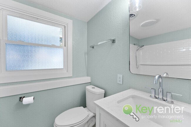 Building Photo - NOVEMBER FREE RENT!! Spacious 4-Bedroom / 2-Bath Home in Wichita Move-In Ready