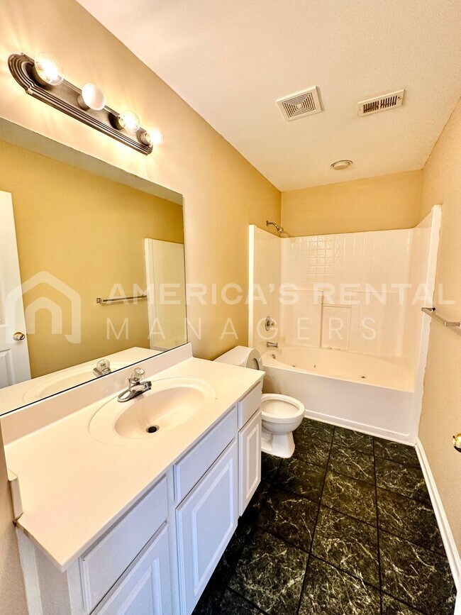 Building Photo - 165 Rocky Ridge Dr