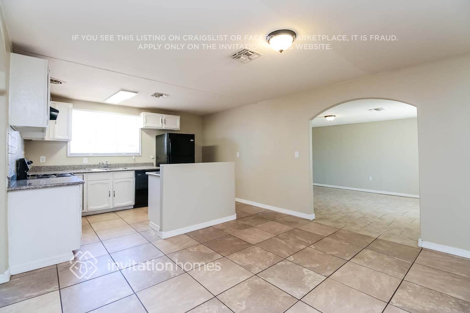 Building Photo - 4824 W Catalina Dr