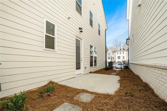 Building Photo - 106 Basil St