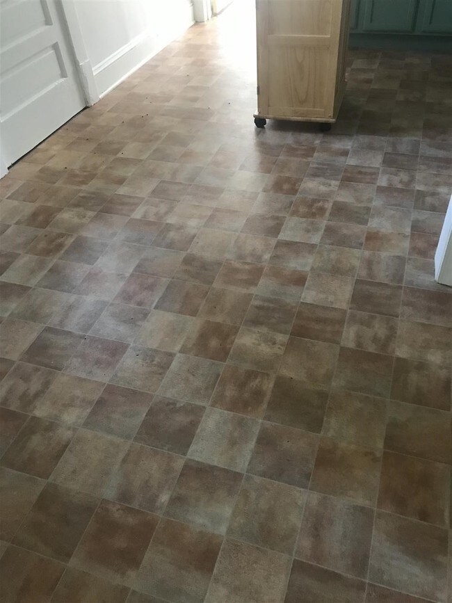 Building Photo - 83 Whitlock Rd