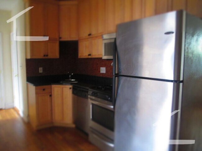 Building Photo - No Brokers Fee, Central BU Location! Walk to School, Central Campus. Central Heat/AC, Laundry on ...