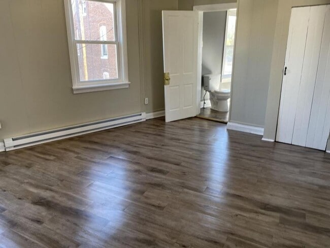 Building Photo - 365-365 N Hanover St