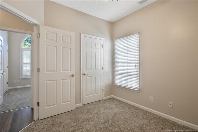 Building Photo - 1535 Dixon Dr
