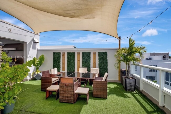 Building Photo - 6630 NW 104th Path