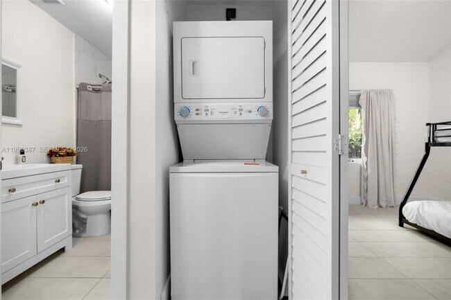 Building Photo - 1286 NE 109th St