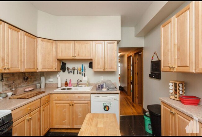Building Photo - 1210 N Marion Ct