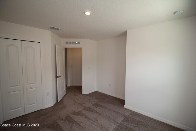 Building Photo - 147 Franzing St