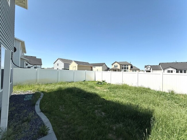 Building Photo - 4 bedroom 2.5 bath Plain City House
