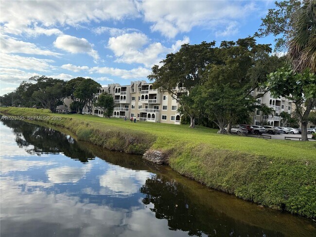 Building Photo - 7720 Camino Real