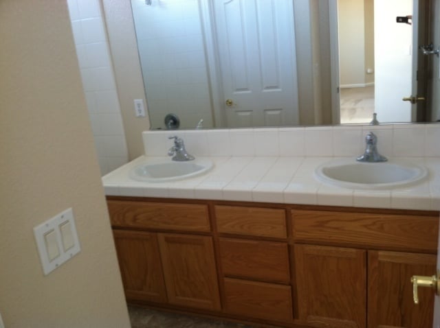 Building Photo - 772 Montecito Ct