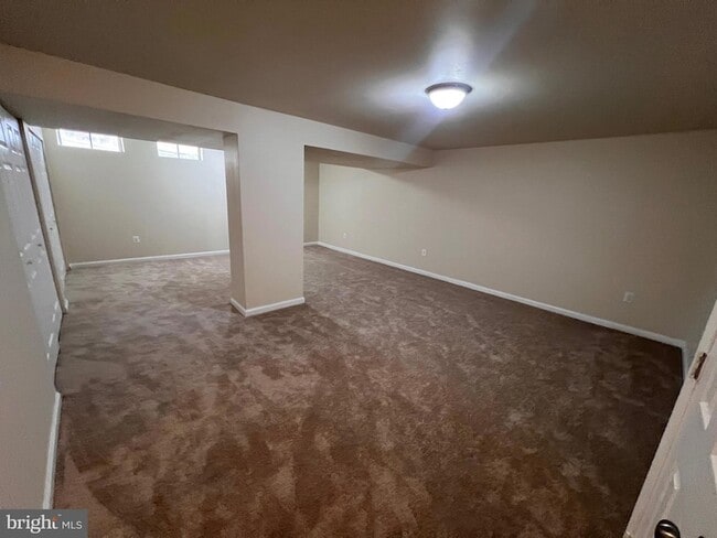 Building Photo - 13 Dinsdale Ct