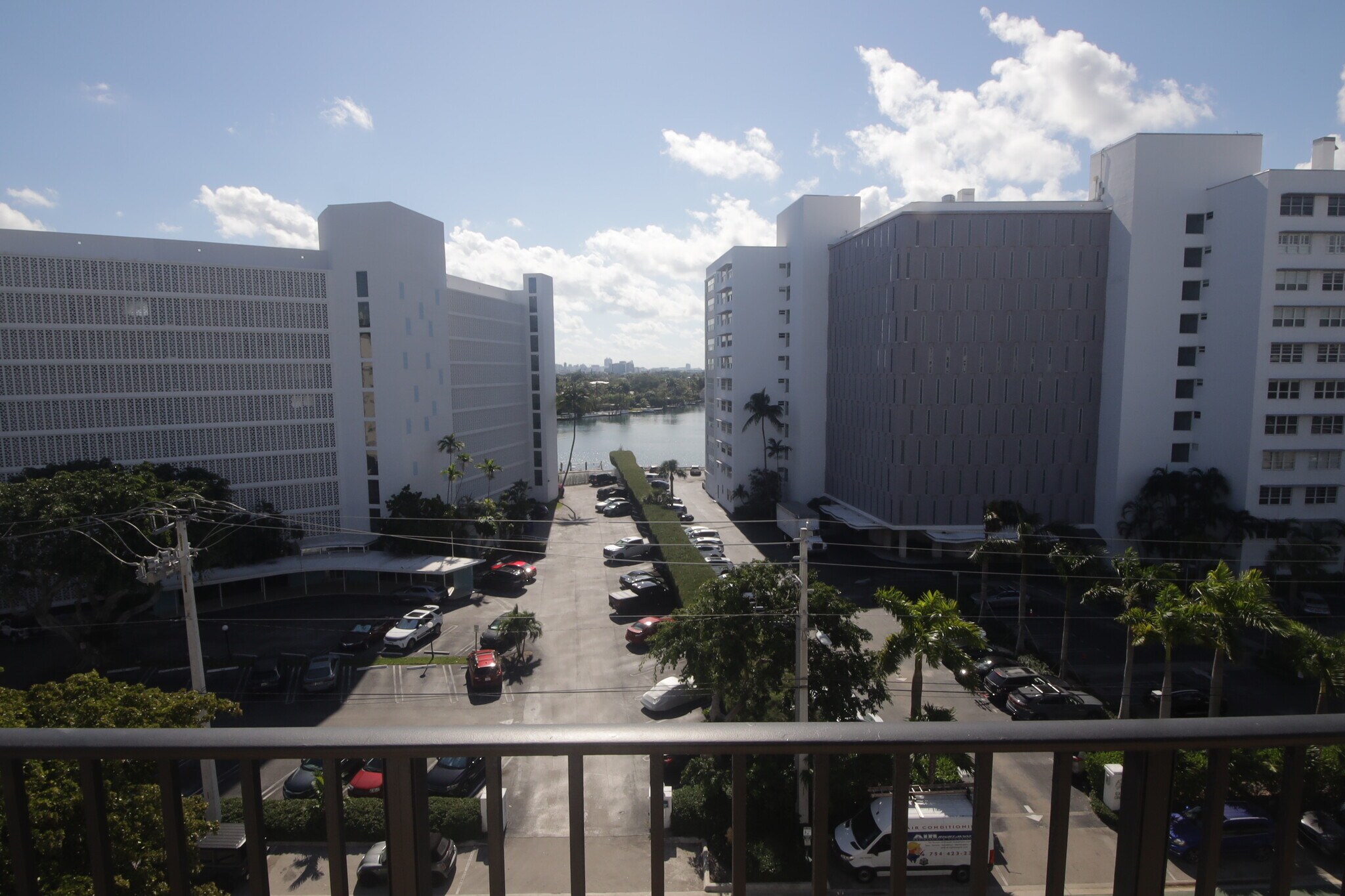 Building Photo - 1001 91st St