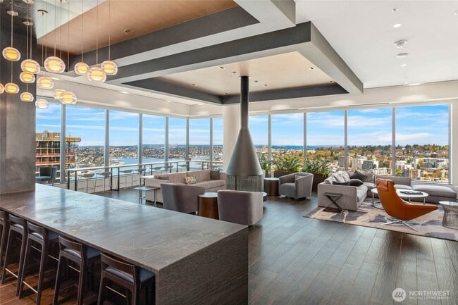 Building Photo - Seattle - Modern 1-Bedroom Condo with Stun...