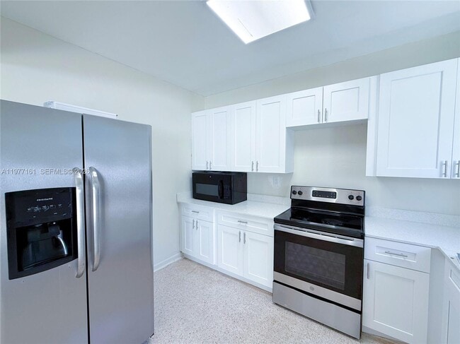 Building Photo - 1141 NE 154th Terrace