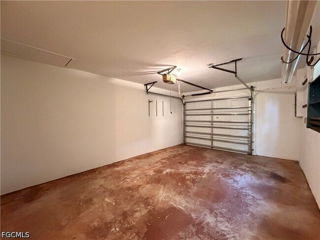 Building Photo - 18433 Iris Rd