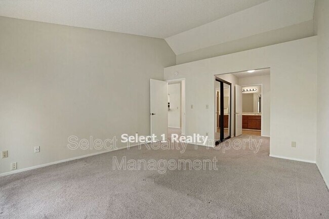 Building Photo - 546 La Corso Dr