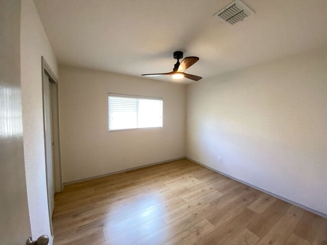 Building Photo - 1 STORY 3 BEDROOM WITH AN OFFICE AND 2 BATHROOM.