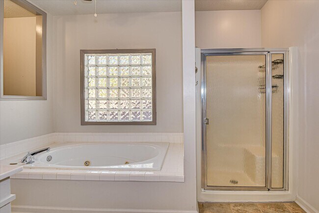 Building Photo - 133 Sweet Gum Ln