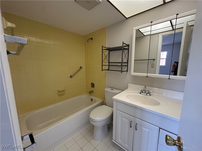 Building Photo - 170 Turtle Lake Ct