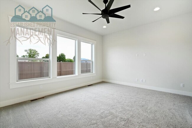 Building Photo - 10642 W Lothbury Dr