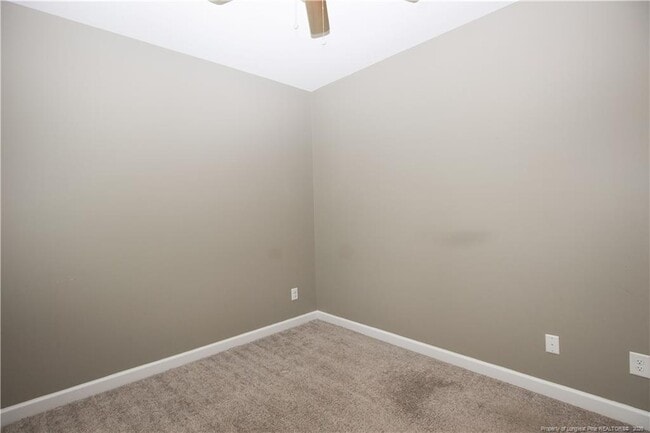 Building Photo - 5709 Pondhaven Dr