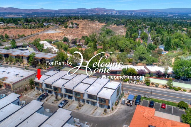 Building Photo - Coming Soon - NEWER Luxury Town Home Centr...