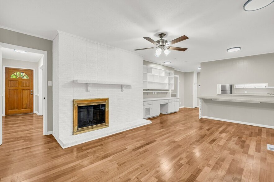 Building Photo - 222 Carr Rd