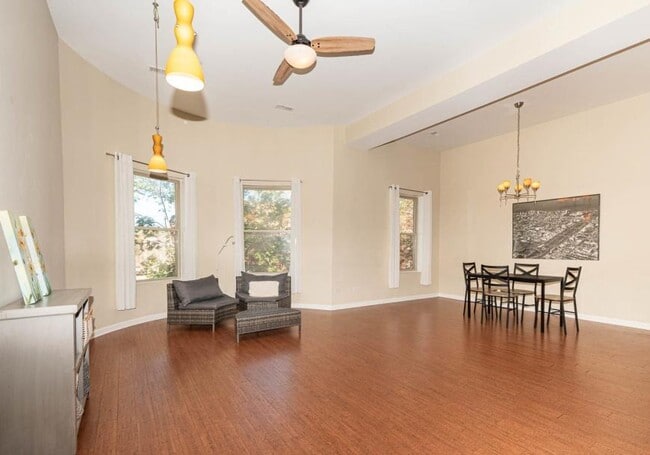 Primary Photo - 2 bedroom in Chicago IL 60615