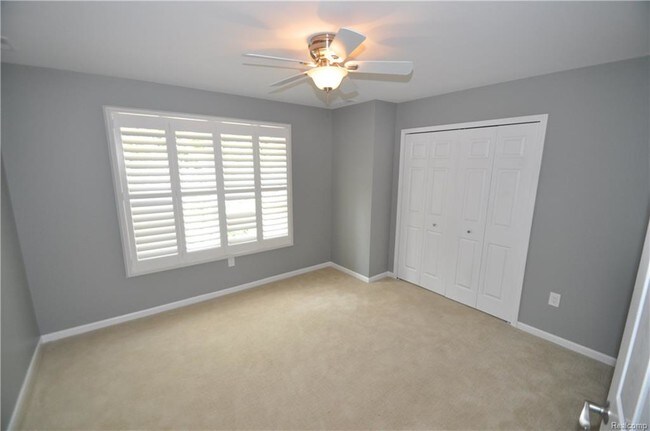 Building Photo - 1019 Chesterfield Ave