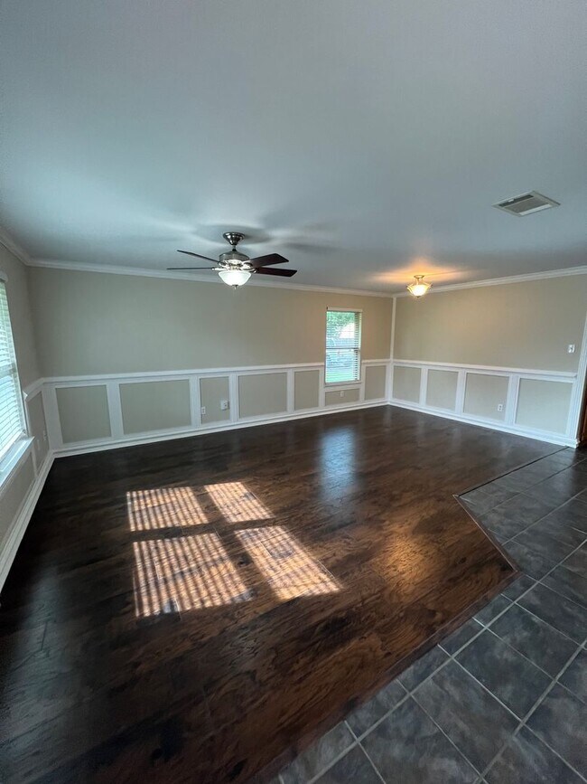Building Photo - 970 Austin Ct