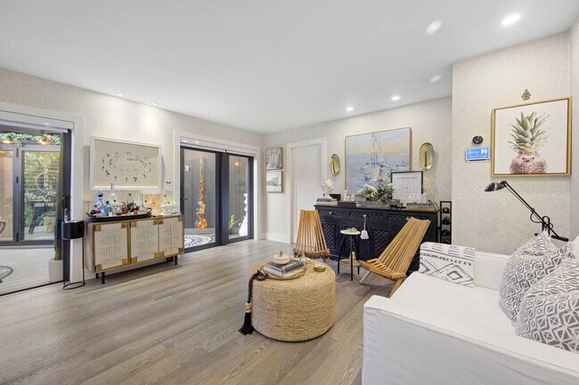 Building Photo - 1605 S US Hwy 1