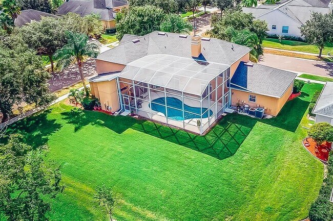 Building Photo - 357 Fairway Pointe Cir