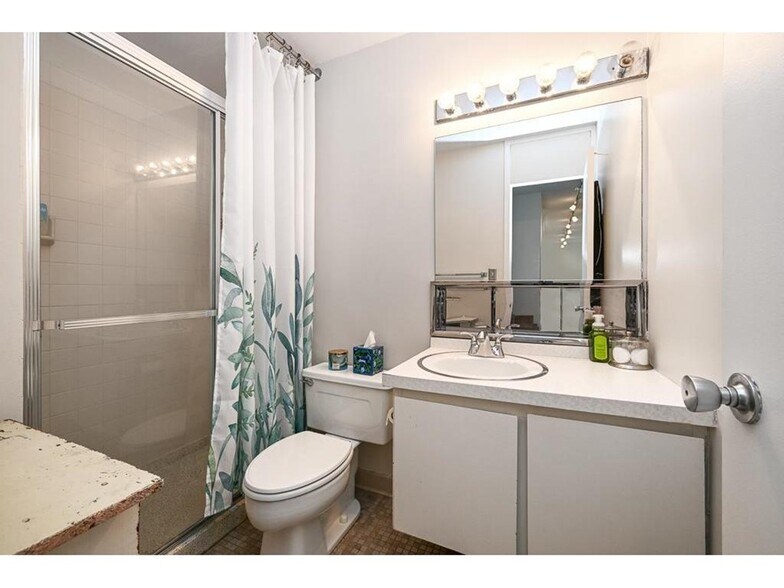 Building Photo - 15 S 1st St