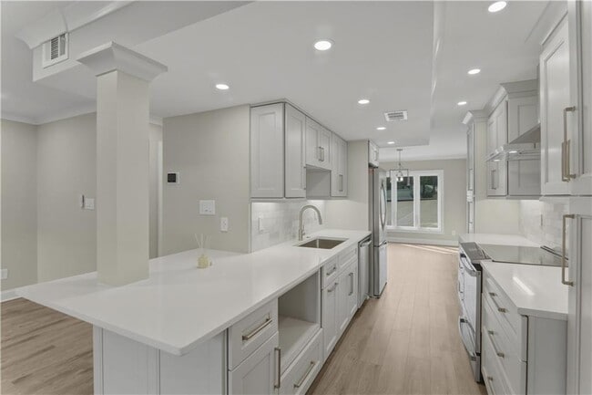 Building Photo - 49 Ivy Gates NE