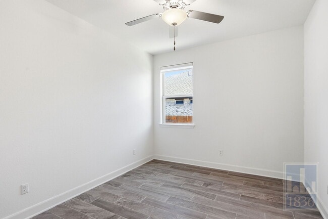 Building Photo - 19312 Fernando Trl