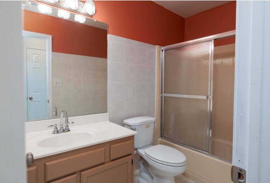 Building Photo - 1705 Maryus Ct