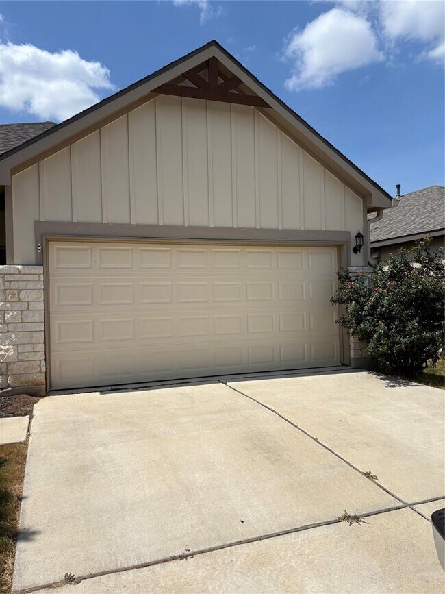 Building Photo - 1101 Cliffbrake Wy