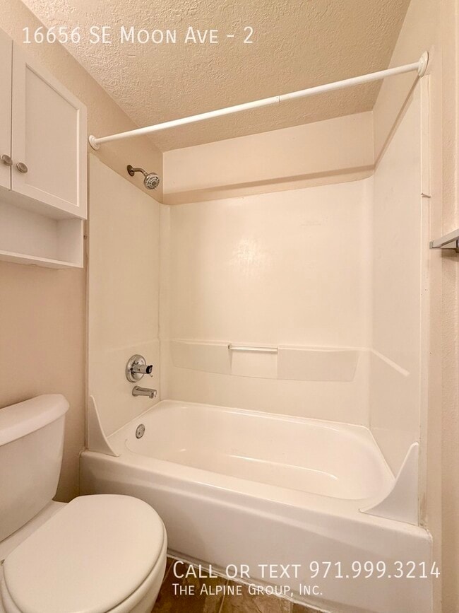 Building Photo - 16656 SE Moon Ave