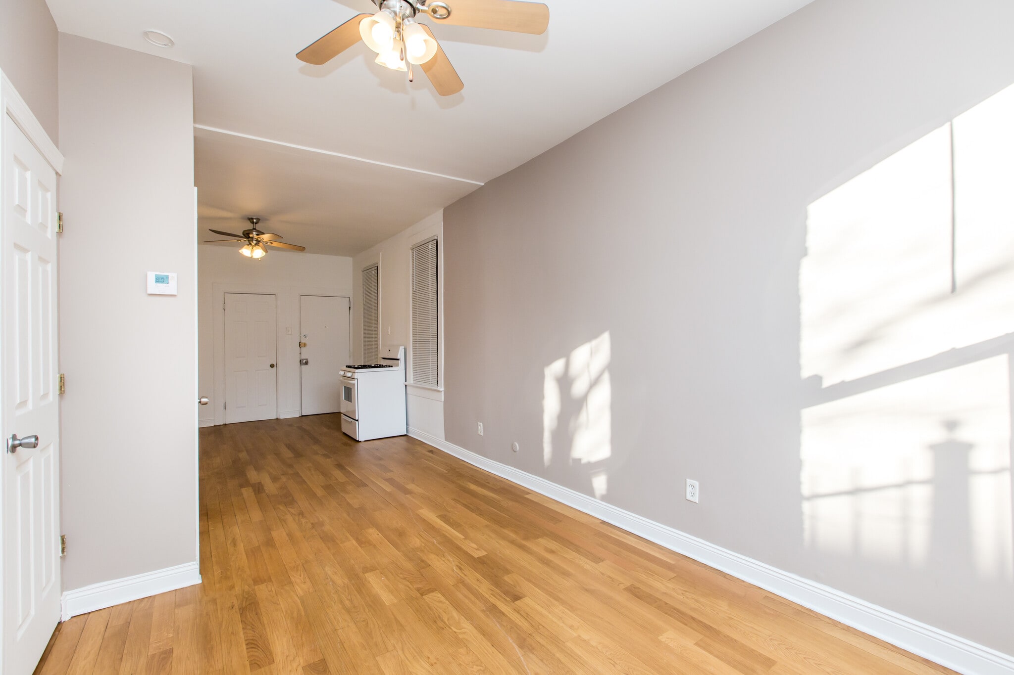 Building Photo - 1472 W Webster Ave