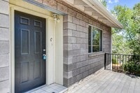 Building Photo - 114 Bradshaw Dr