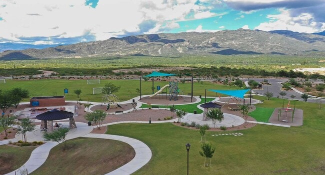 Building Photo - Mountain views in Rocking K Community