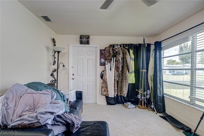 Building Photo - 2019 Clark Ave