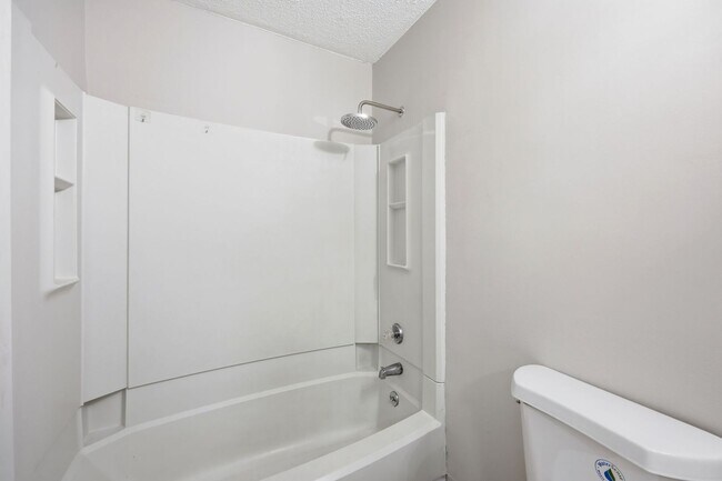 Building Photo - 4800 Hoyle Dr