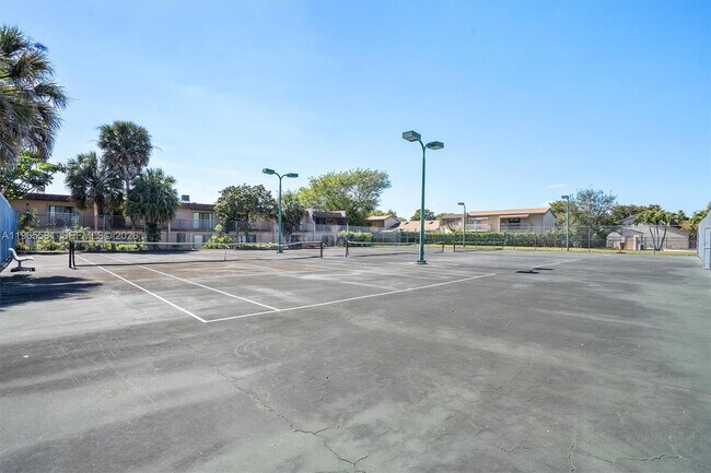 Building Photo - 48 Matador Ln