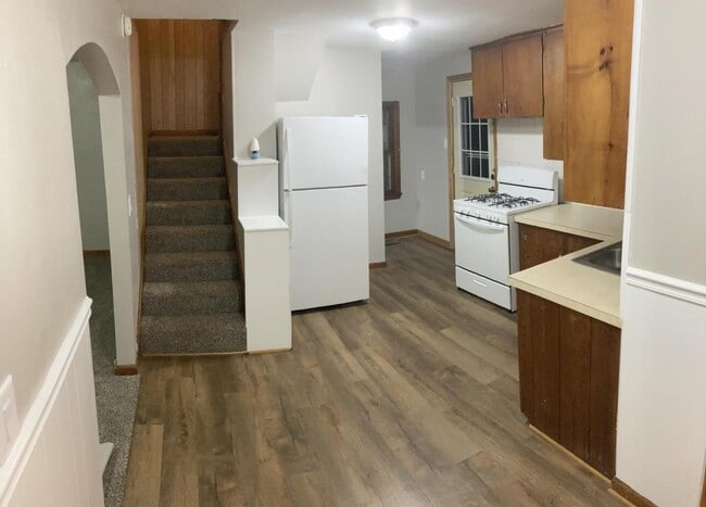 Building Photo - 604 S Fillmore St