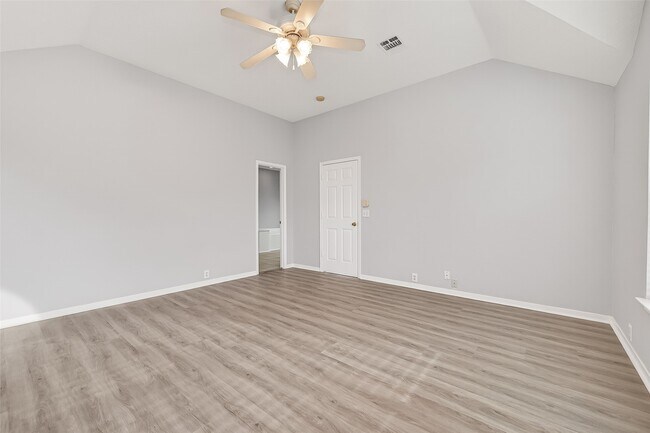 Building Photo - 3135 Silver Cedar Trail