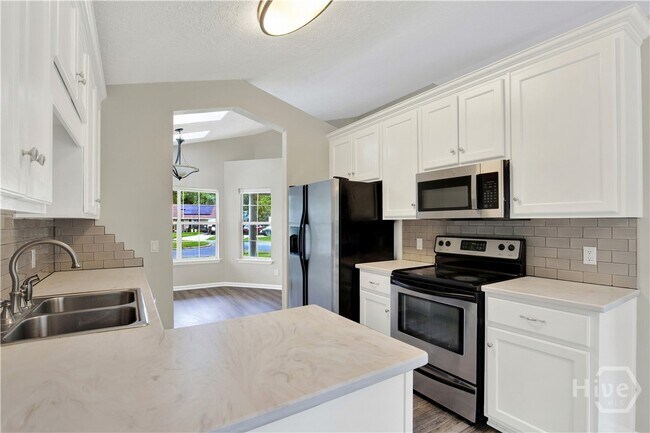 Building Photo - 900 Osprey Dr