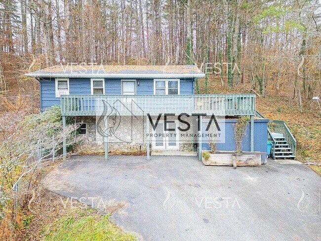 Building Photo - 211 Old Gibbs Rd